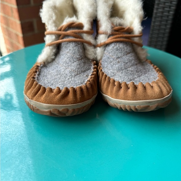 Sorel Out N About Moccasin - Picture 3 of 10